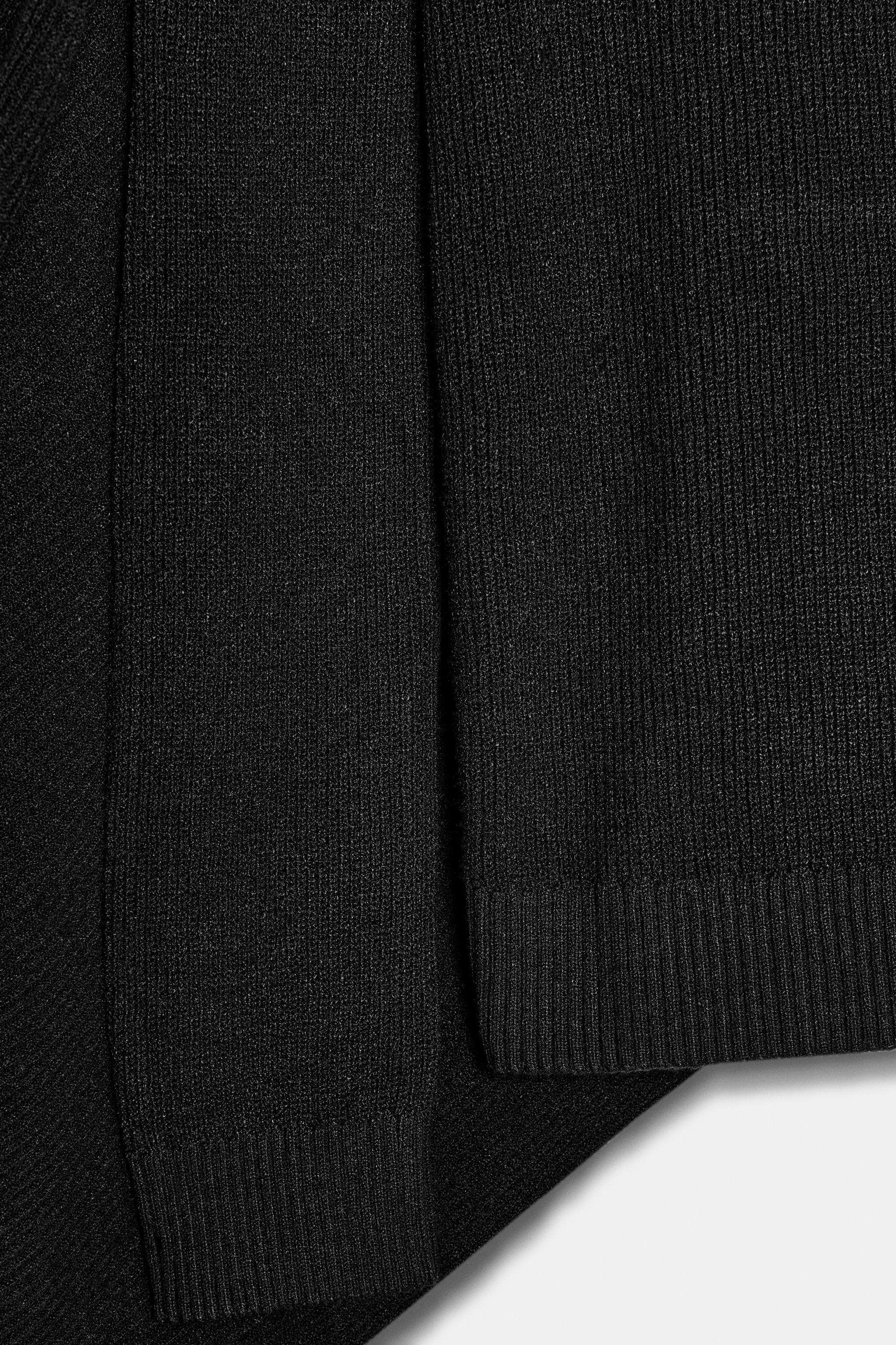 PULL EN MAILLE AVEC CAPE